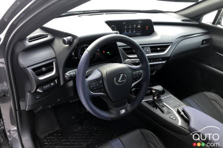 Lexus UX 250h 2022, intérieur